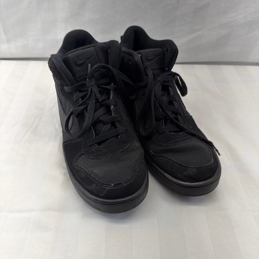 Nike Men's All-Black Sneakers